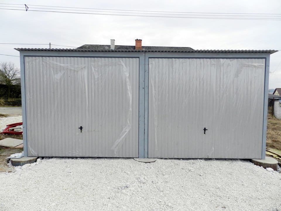 Plechová garáž 6×5 - šedá