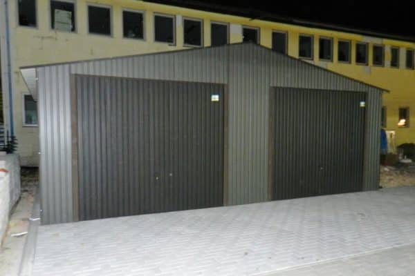 Plechová garáž 8x5 m - šedá
