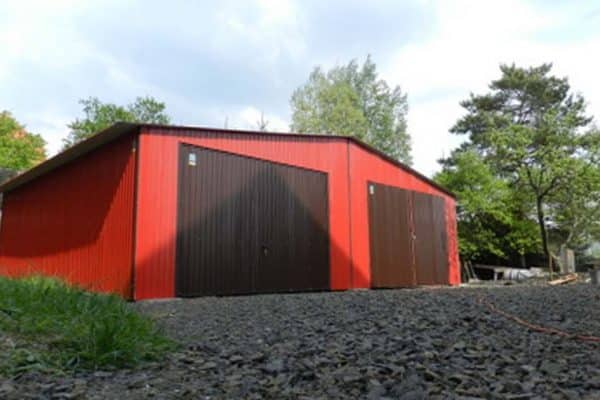 Plechová montovaná garáž 8×6 - červená/hnědá