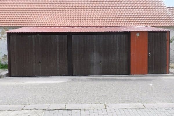 Plechová montovaná garáž 8×6 - hnědá