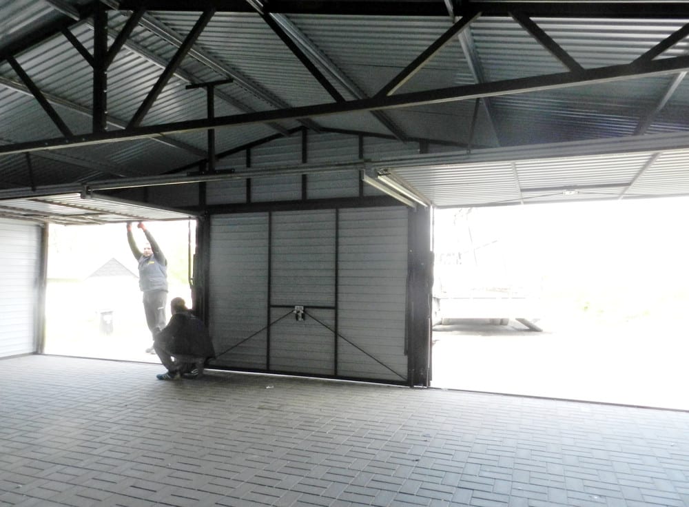Plechová garáž 9×5 - bílá/černá
