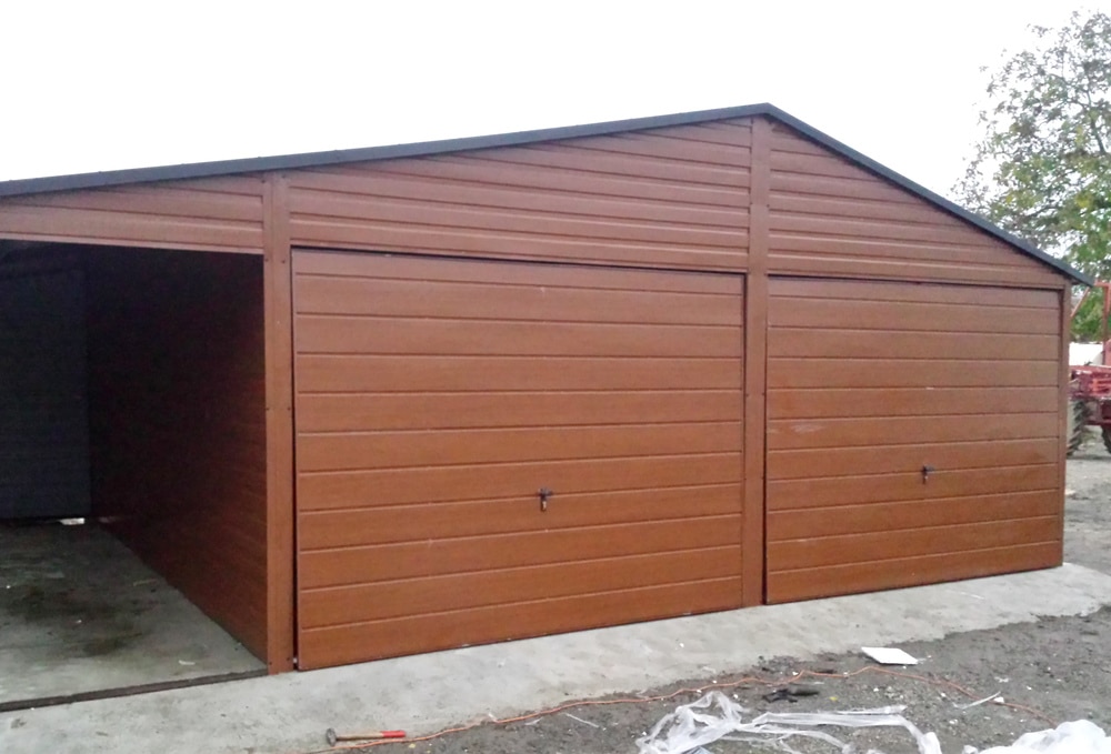 Plechová montovaná garáž 9×6 - hnědá