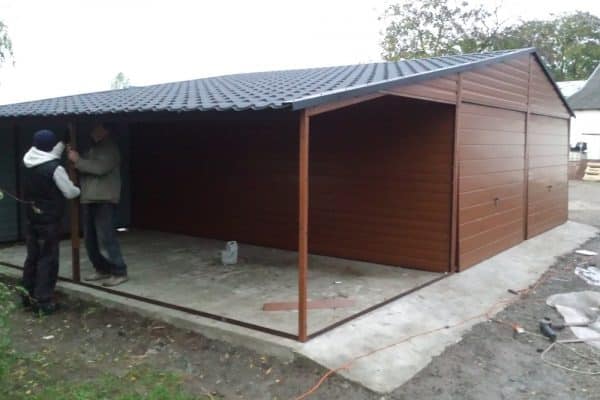 Plechová montovaná garáž 9×6 - hnědá