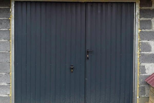 Garážová vrata 3×2 výklopná s rámem
