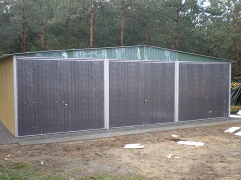 Plechová montovaná garáž 9×6 - písková