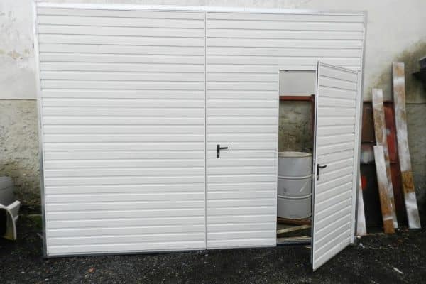 Garážová vrata 3,7×2,8 m - bílé