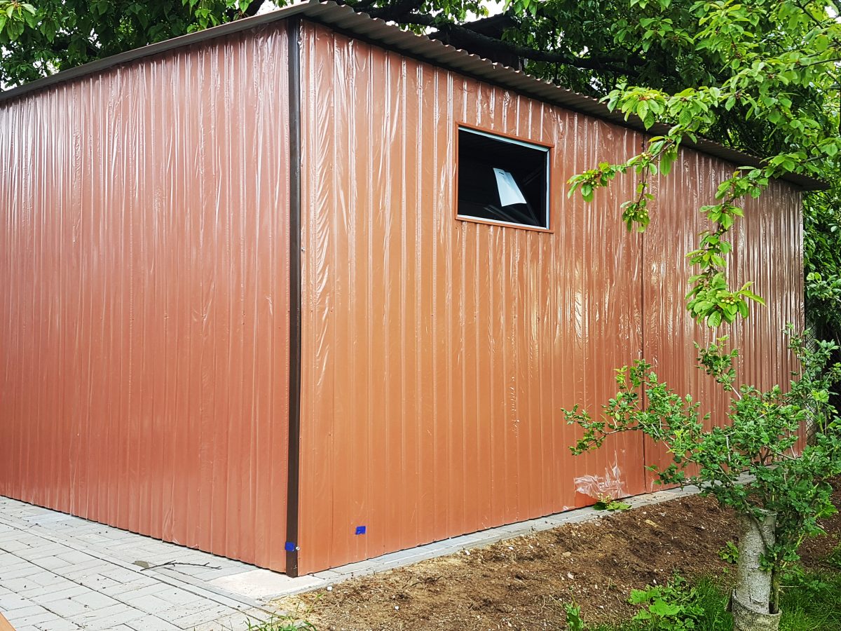 Plechová garáž 6x3 m - hnědá, výklopná vrata