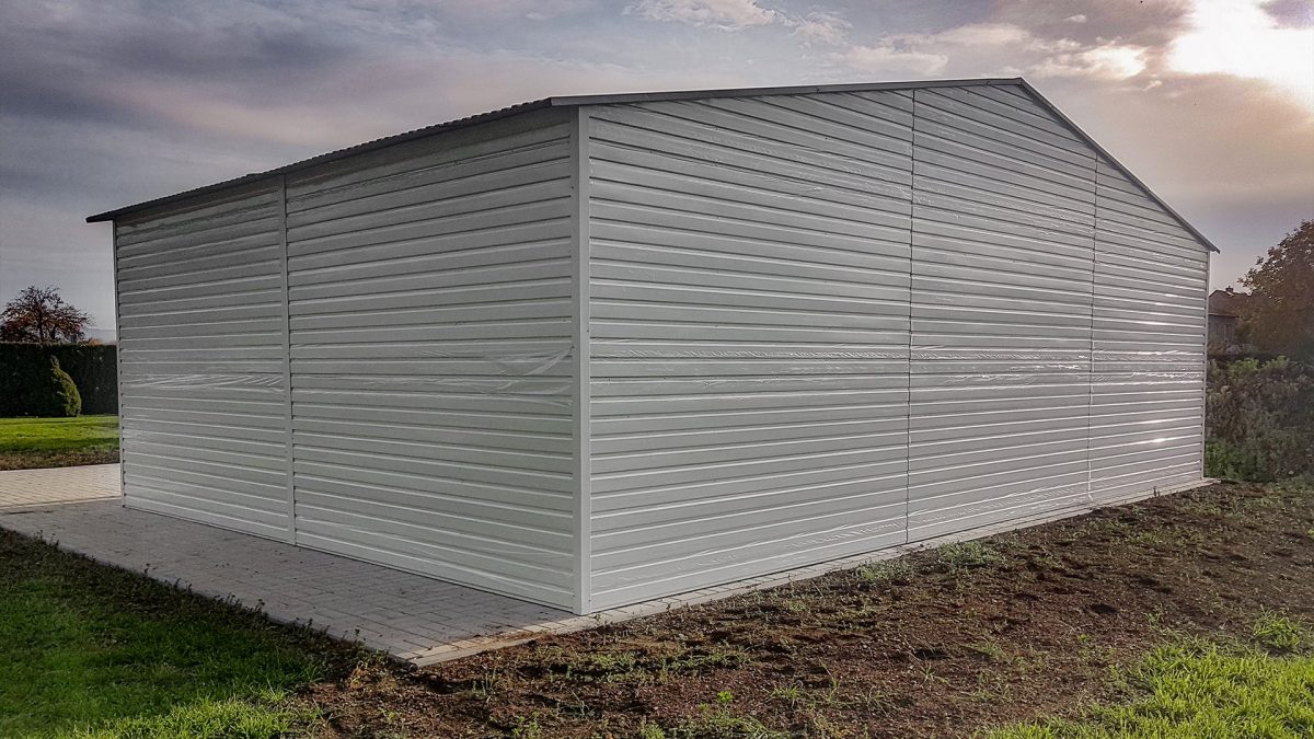 Plechová garáž 9x6 m - bílá+ dodatečné dveře