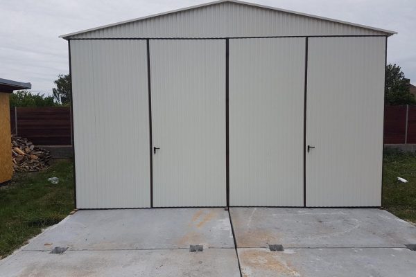 Vorgefertigte Stahlhalle 6x8 m - Reinweiß/Zweiflügelige Tür